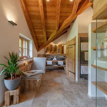 아파트 Almchalet Linharterhof