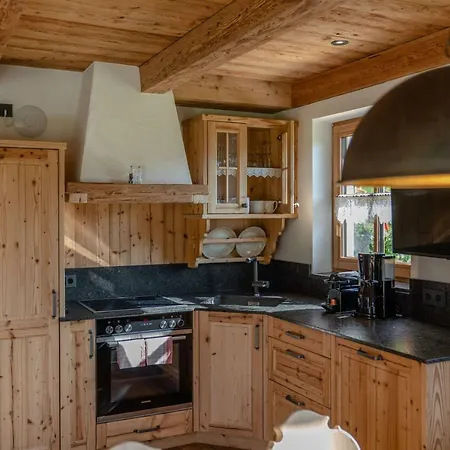 Almchalet Linharterhof * 하우스 임 엔슈탈