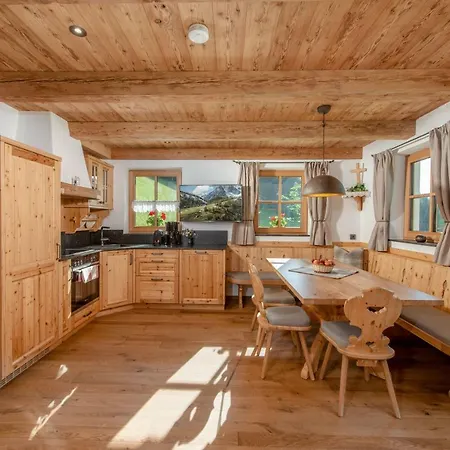 아파트 Almchalet Linharterhof